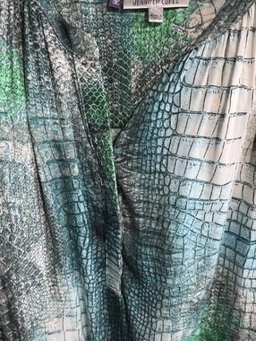 JENNIFER LOPEZ PRINT TOP